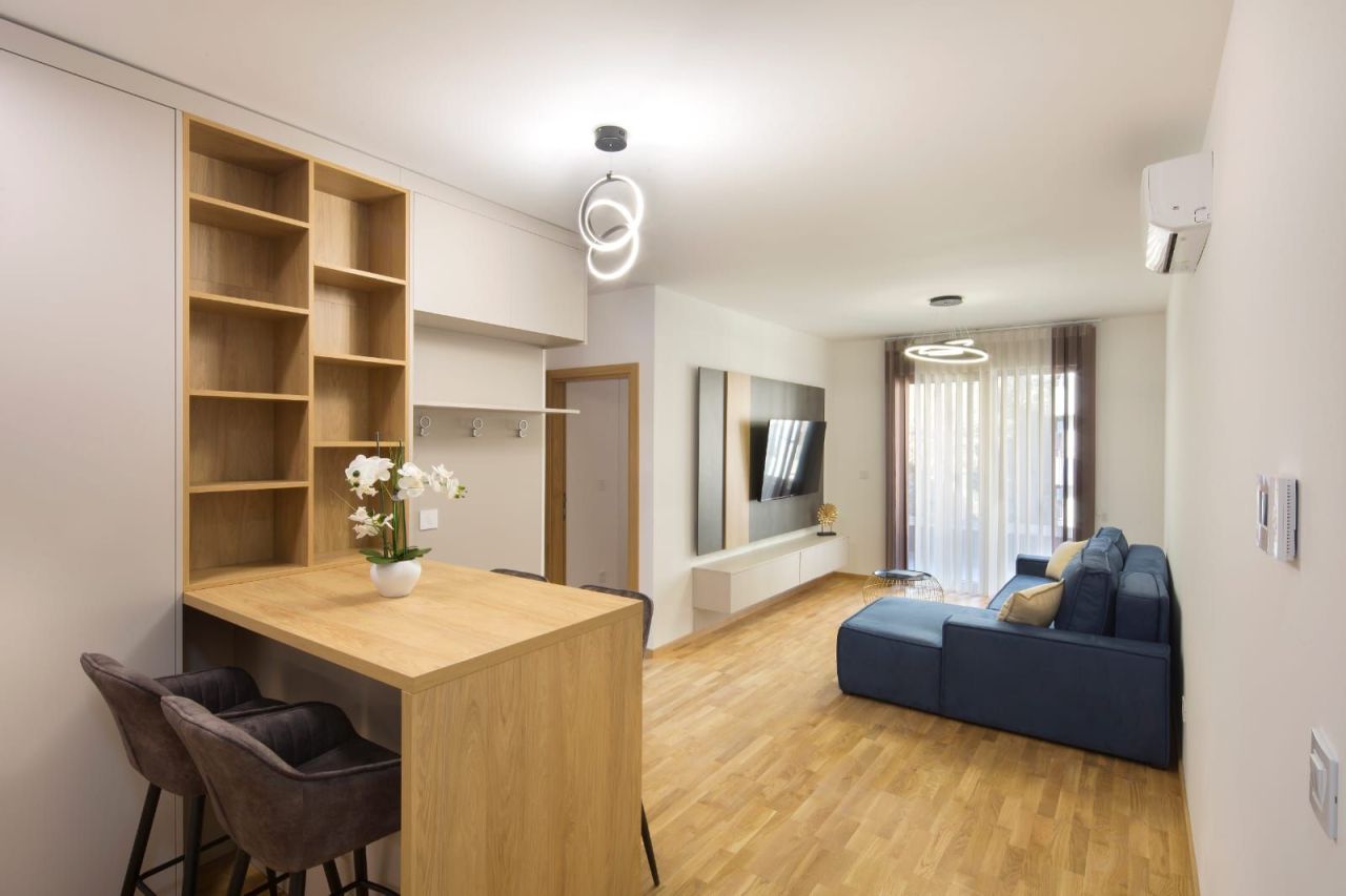 Apartamento en Becici, Montenegro, 55 m² - imagen 1