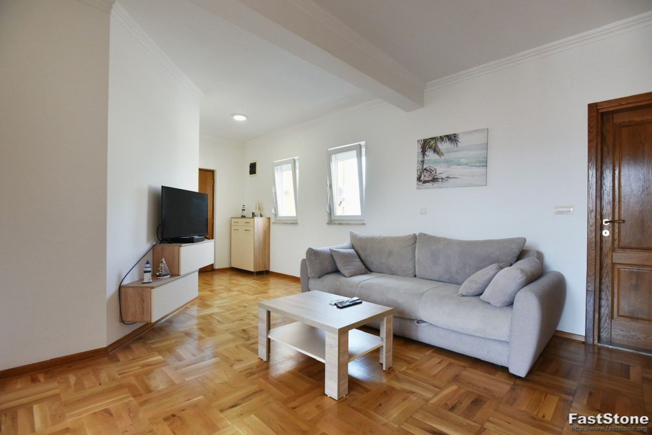 Apartment in Bijela, Montenegro, 47 m² - picture 1
