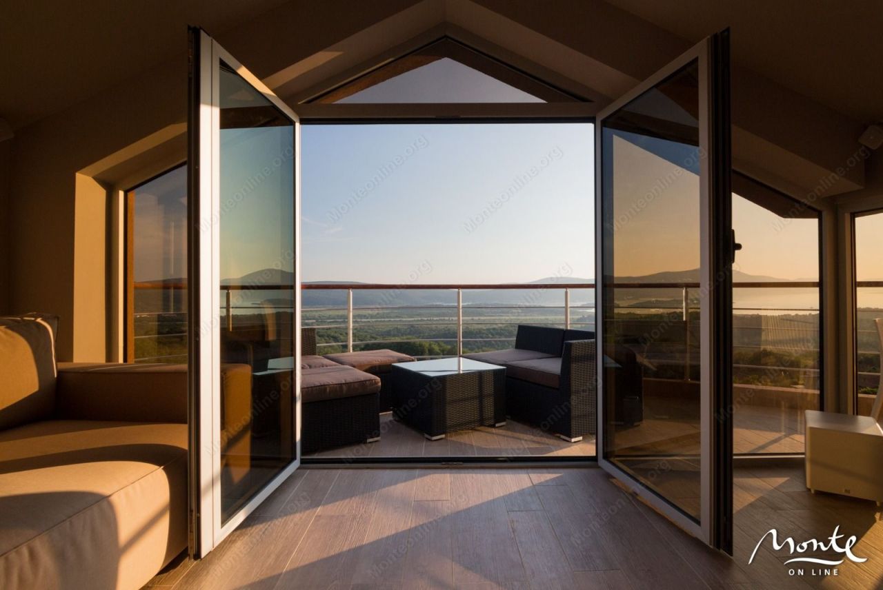 Appartement à Kavač, Monténégro, 120 m² - image 1