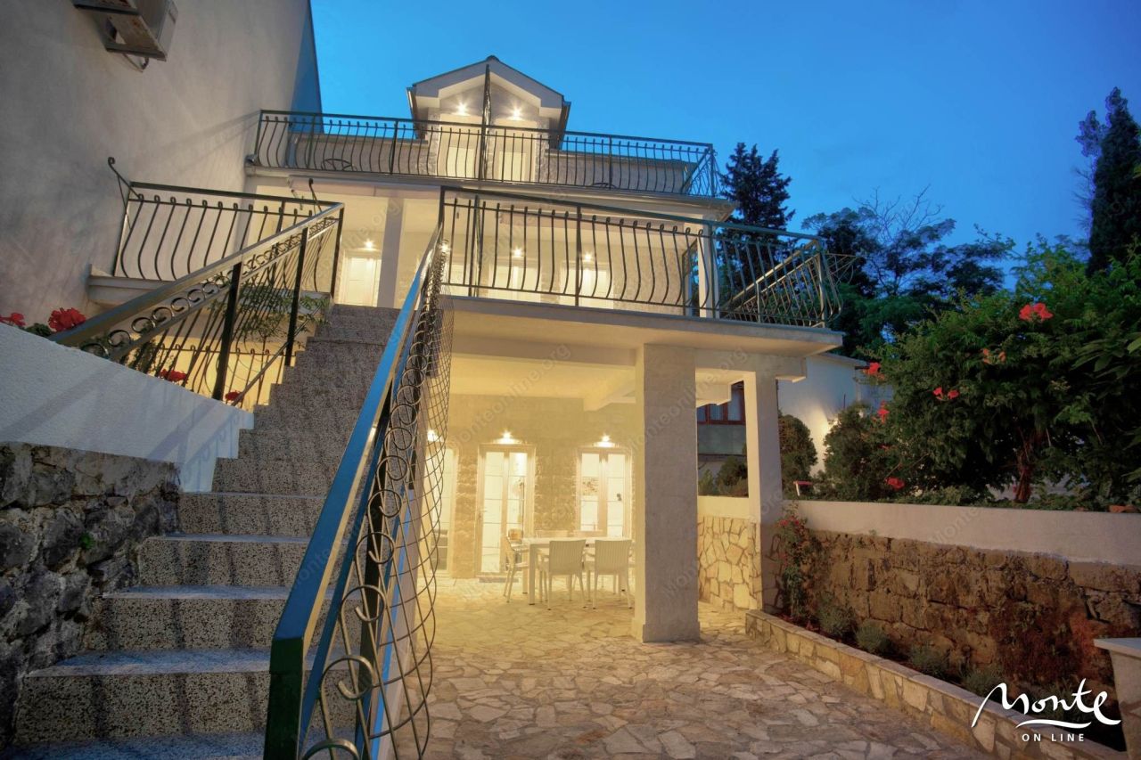 Appartement à Baosici, Monténégro, 70 m² - image 1