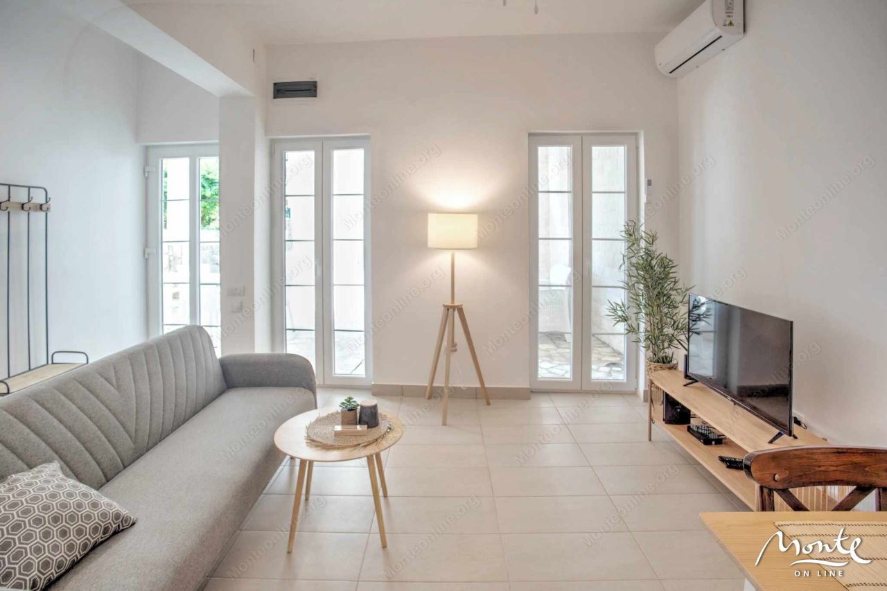 Apartment in Baosici, Montenegro, 62 m² - Foto 1