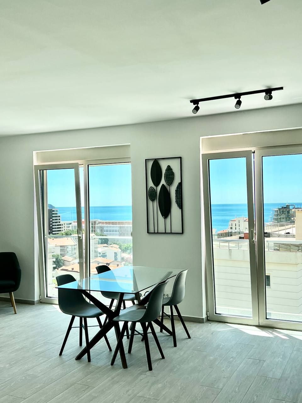 Apartment in Becici, Montenegro, 76 m² - picture 1