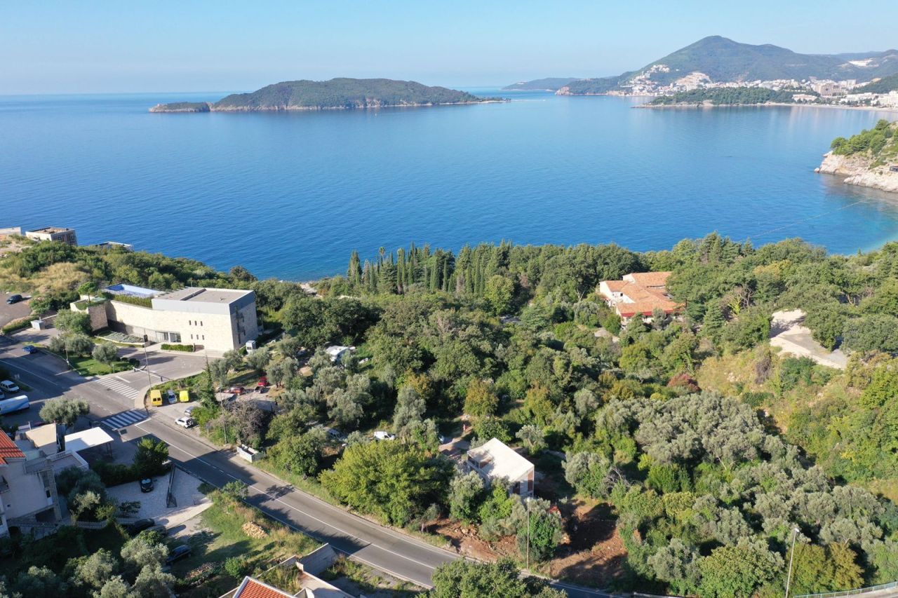 Terrain à Przno, Monténégro, 670 m² - image 1