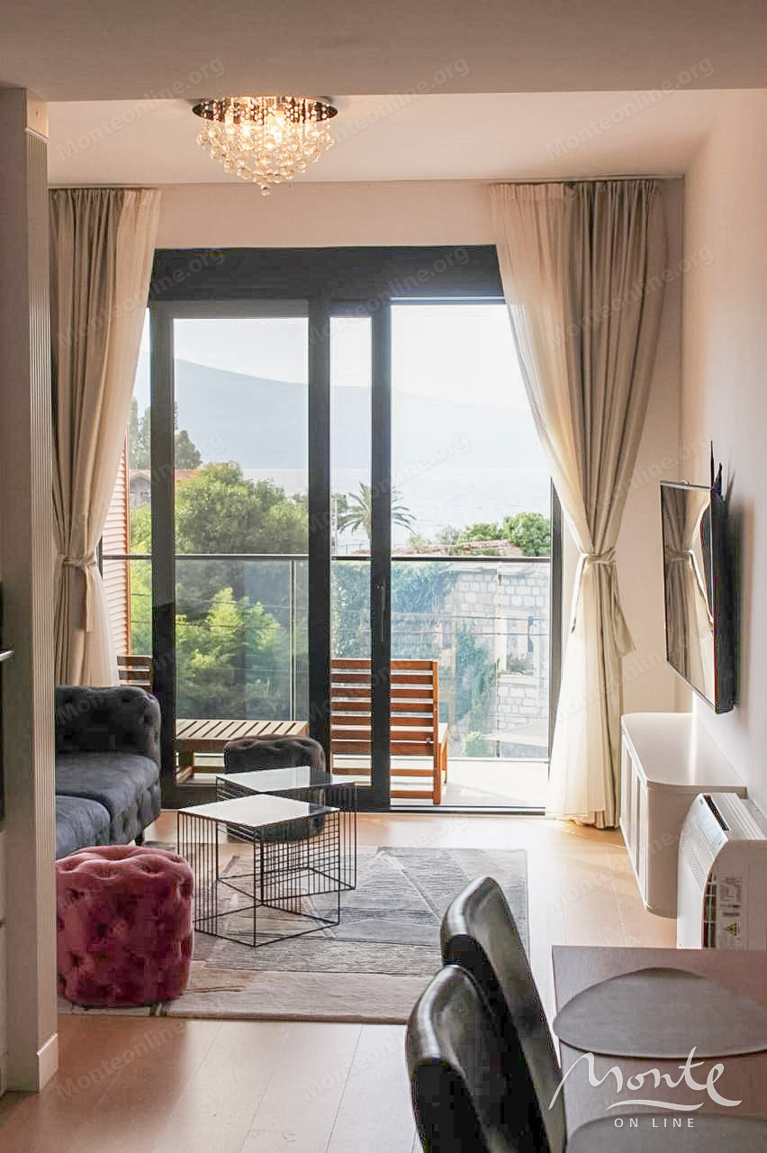 Apartment in Tivat, Montenegro, 56.2 m² - picture 1
