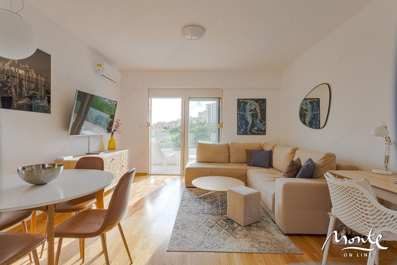Apartment in Becici, Montenegro, 46 m² - picture 1