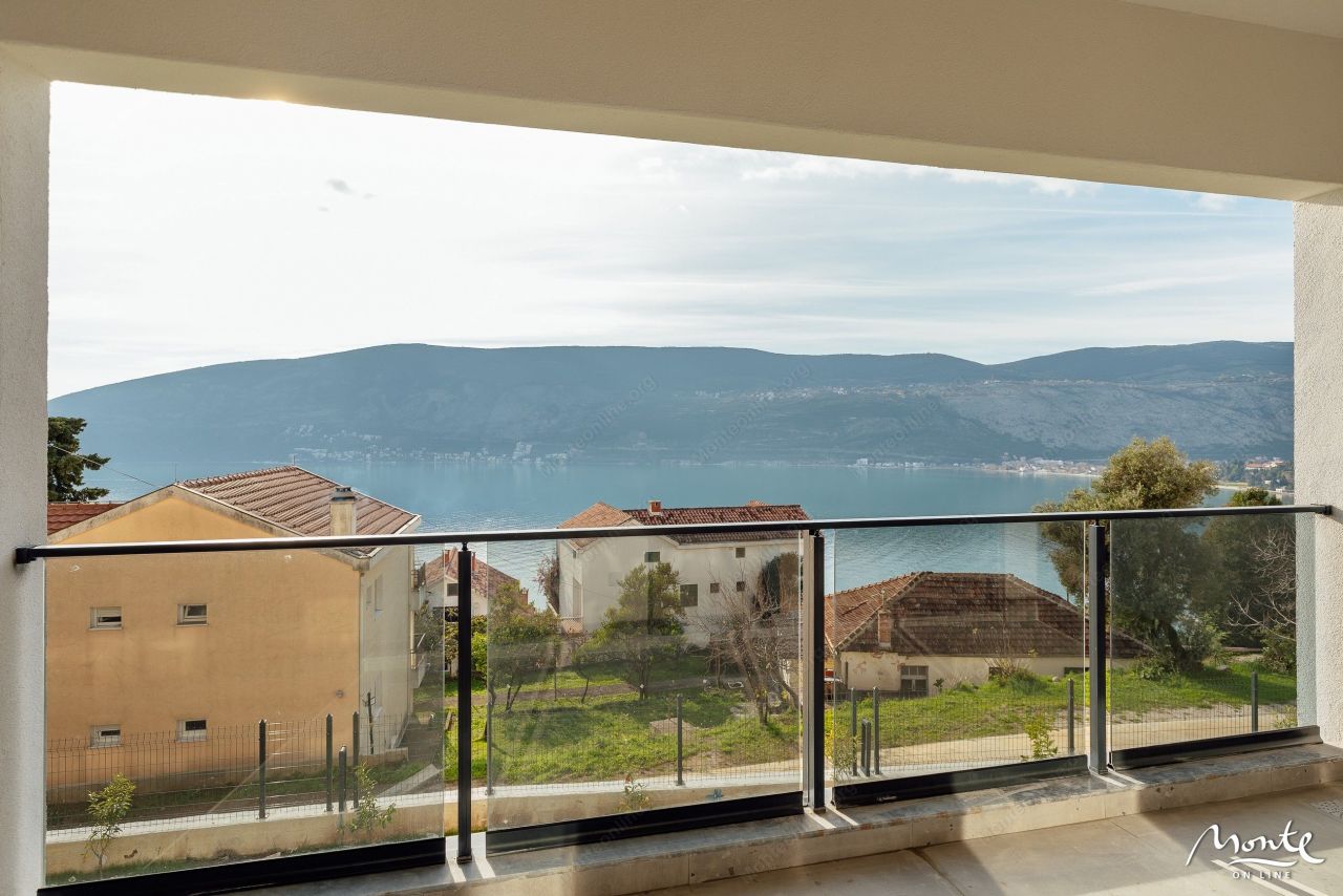 Apartment in Herceg-Novi, Montenegro, 70 m² - Foto 1
