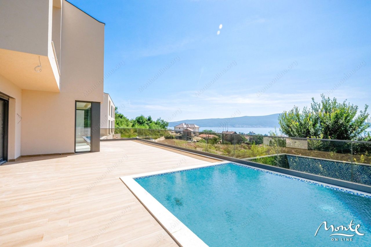 Villa en Tivat, Montenegro, 403 m² - imagen 2