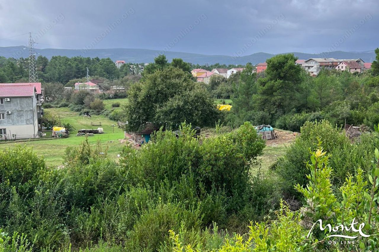 Land in Tivat, Montenegro, 1 219 m² - picture 2