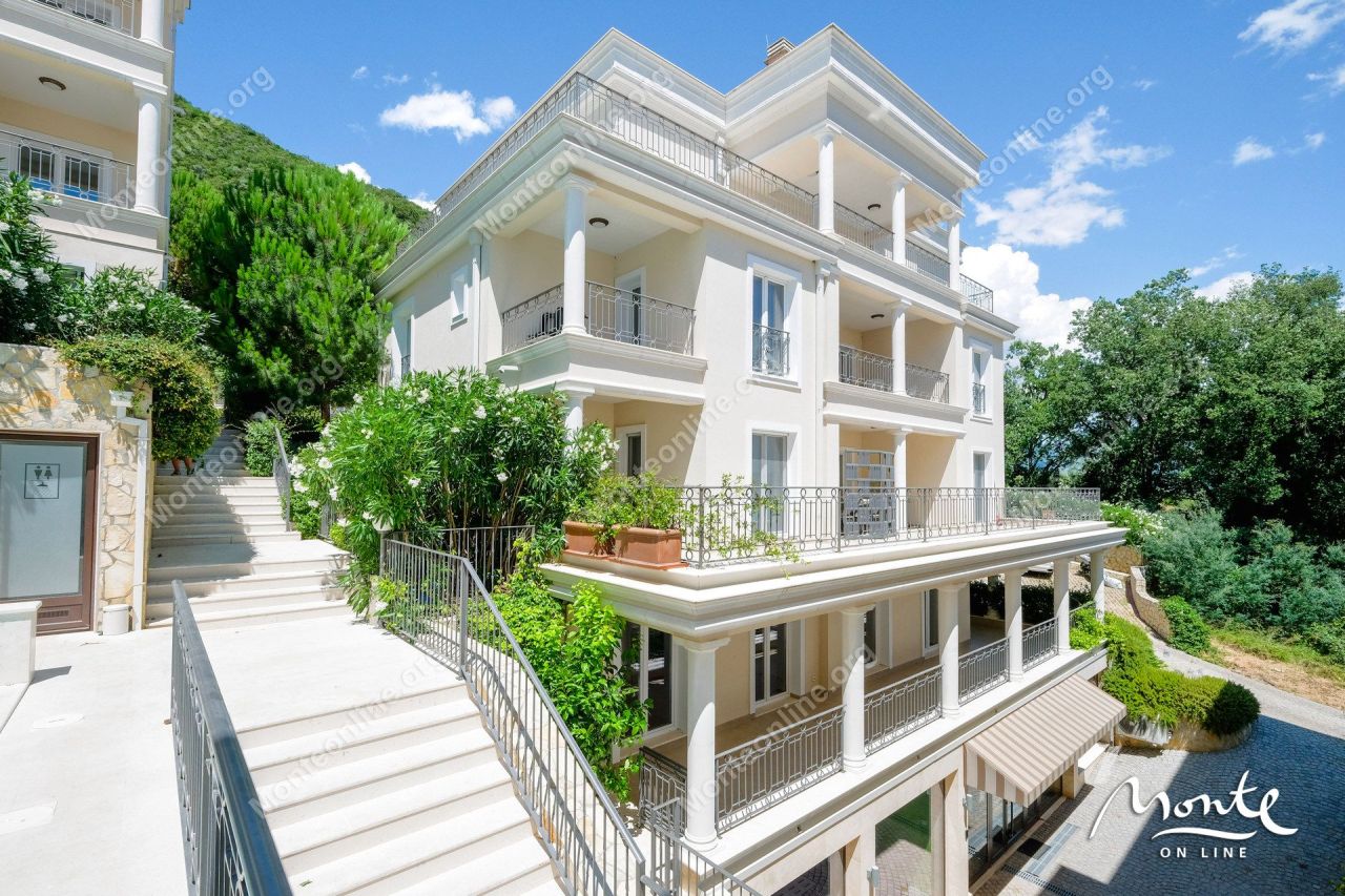 Apartment in Denovici, Montenegro, 166 m² - picture 2