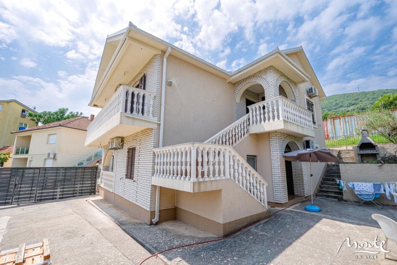 Villa in Bijela, Montenegro, 200 m² - picture 2