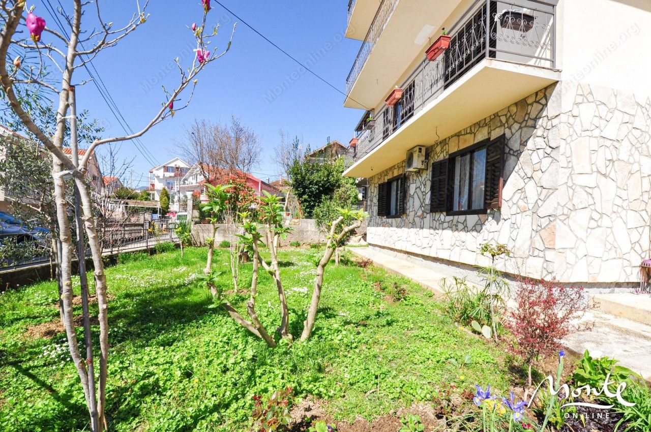 Villa a Tivat, Montenegro, 525 m² - foto 2