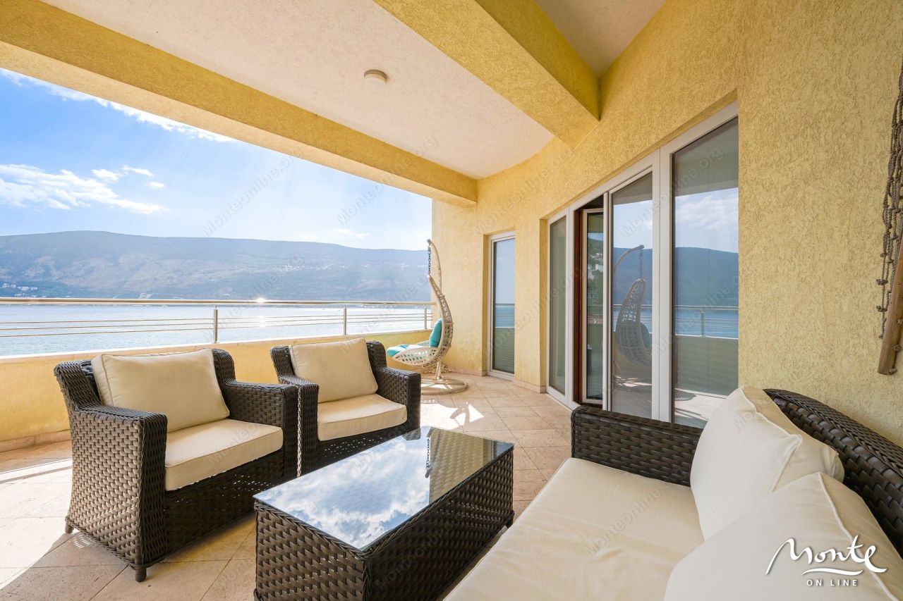 Apartamento en Igalo, Montenegro, 94 m² - imagen 2