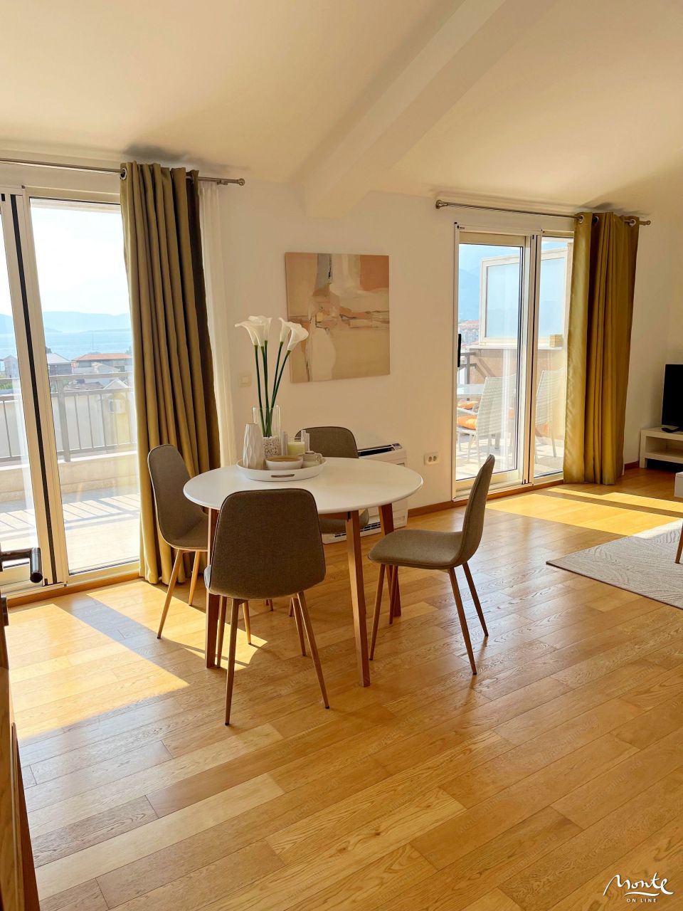 Apartment in Tivat, Montenegro, 99 m² - picture 2