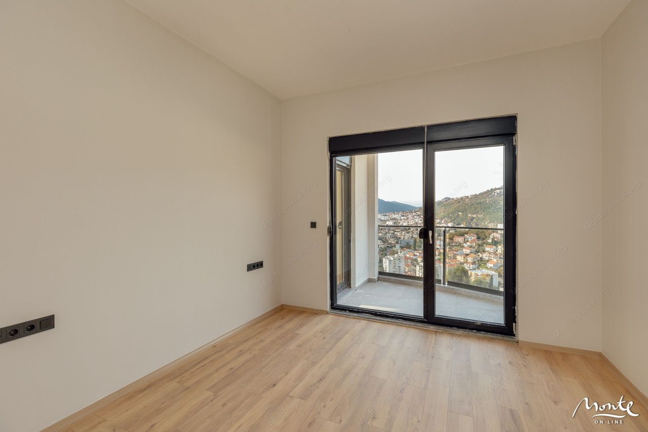 Appartement à Herceg-Novi, Monténégro, 122 m² - image 2