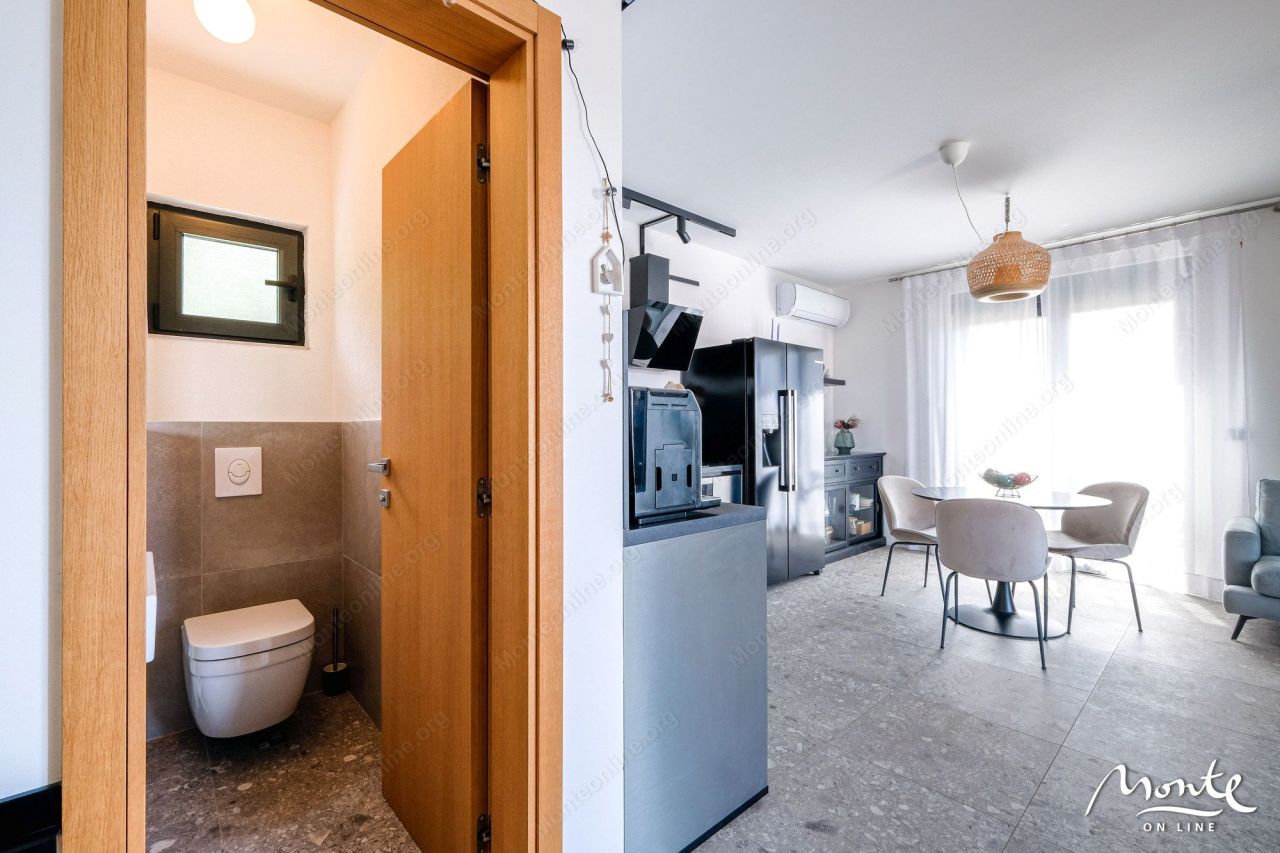 Apartment in Tivat, Montenegro, 77 m² - picture 3