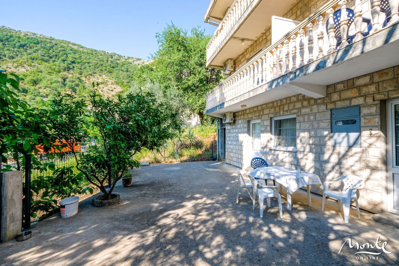 Villa a Becici, Montenegro, 195 m² - foto 3