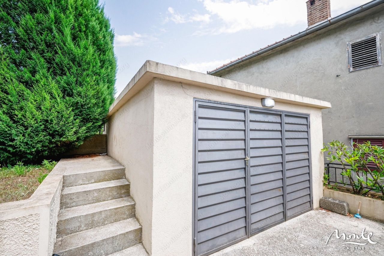 Villa in Bijela, Montenegro, 200 m² - picture 4