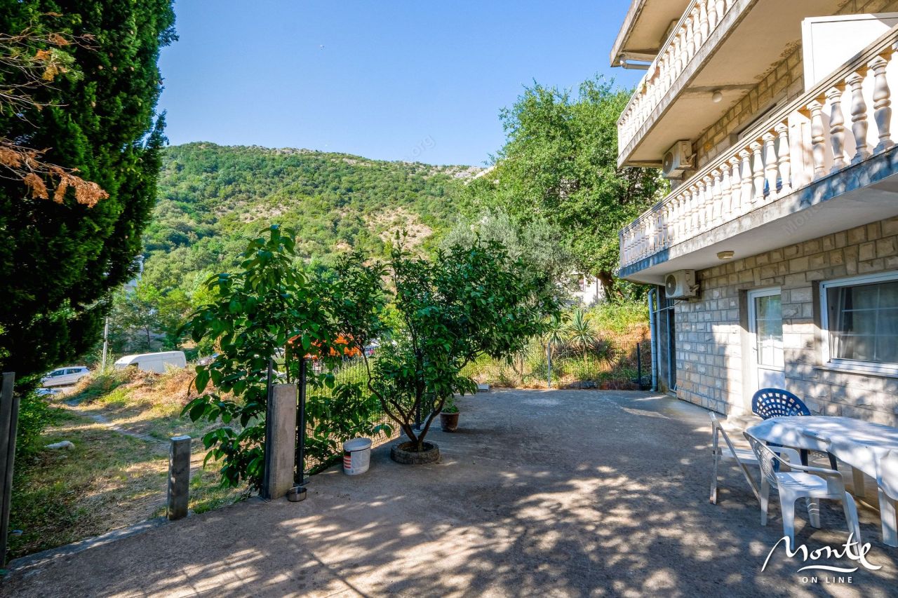 Villa a Becici, Montenegro, 195 m² - foto 4