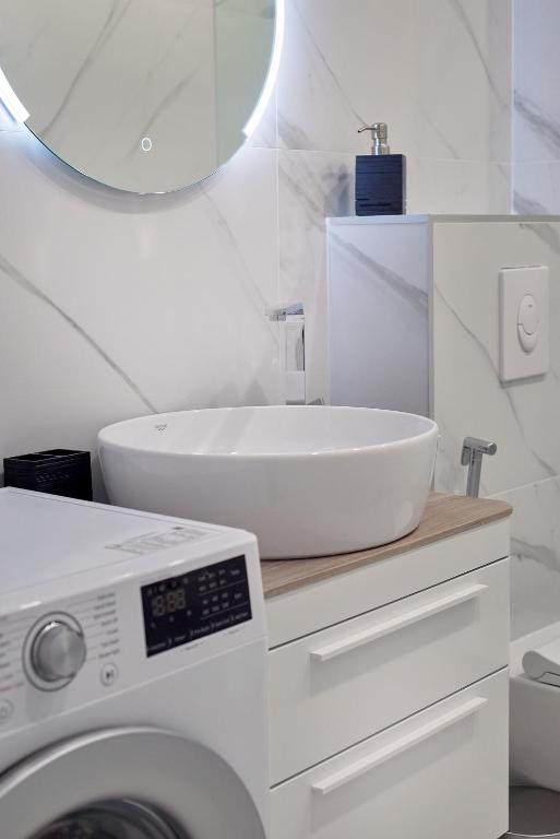 Hotel en Lastva, Montenegro, 382 m² - imagen 4