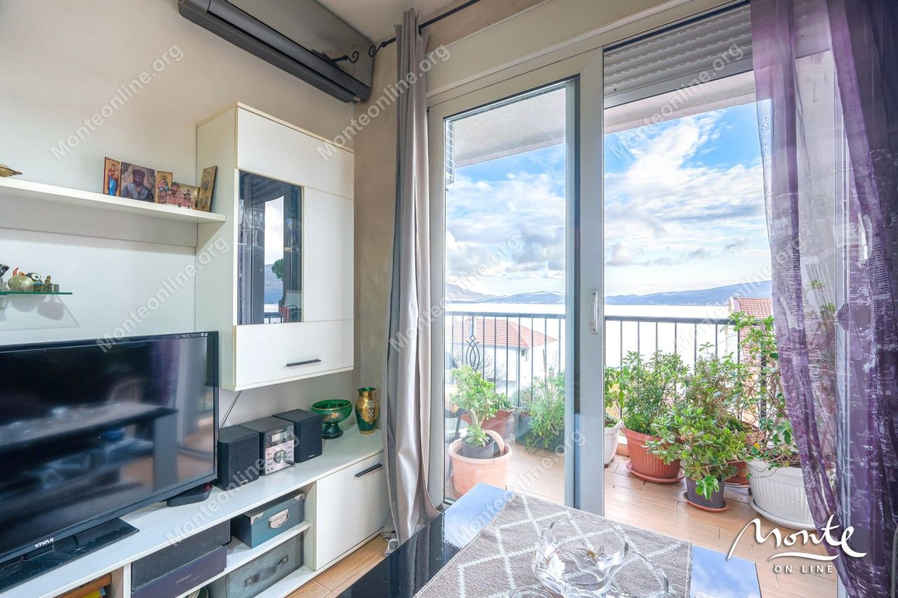 Apartment in Bijela, Montenegro, 38 m² - picture 4