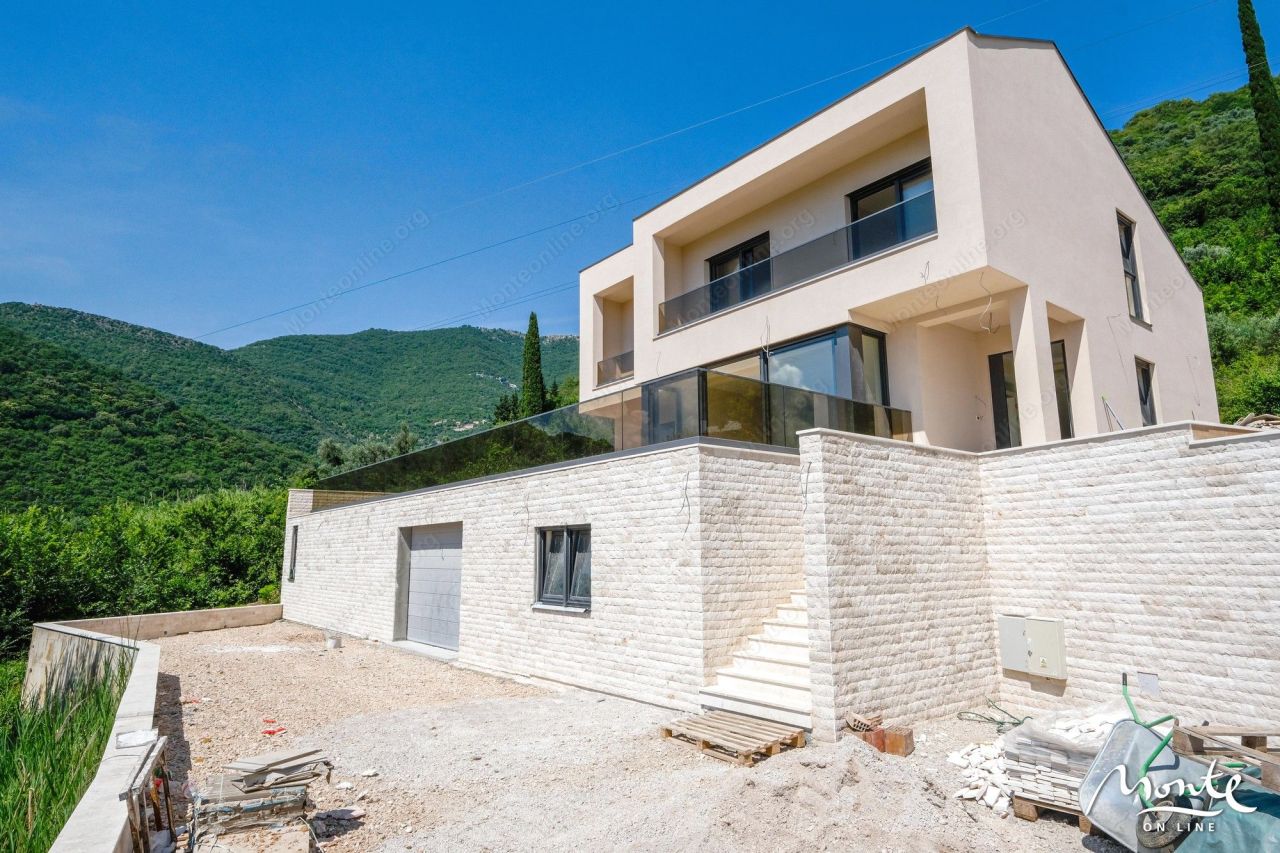 Villa en Tivat, Montenegro, 403 m² - imagen 4
