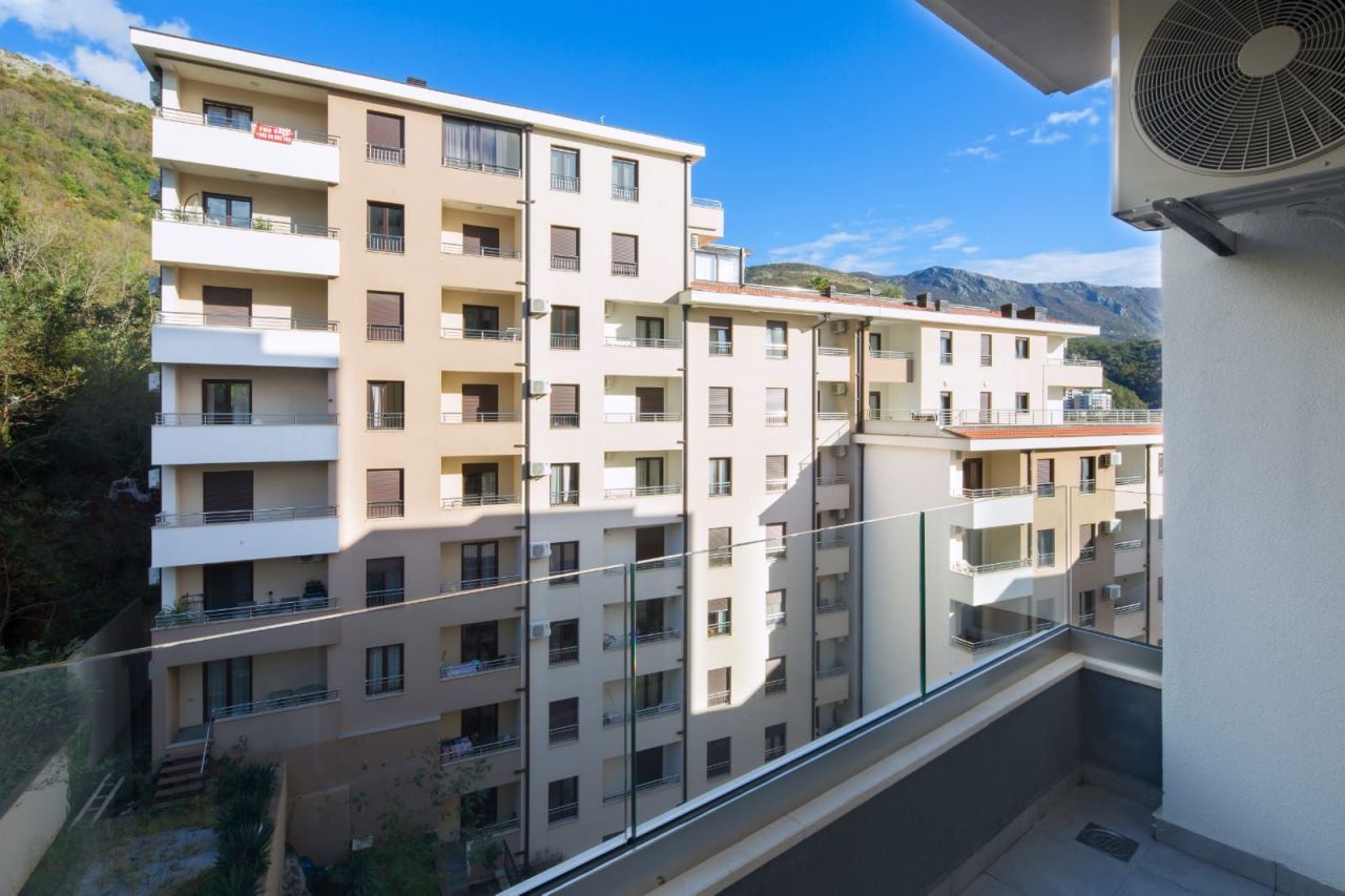 Apartment in Becici, Montenegro, 55 m² - picture 7