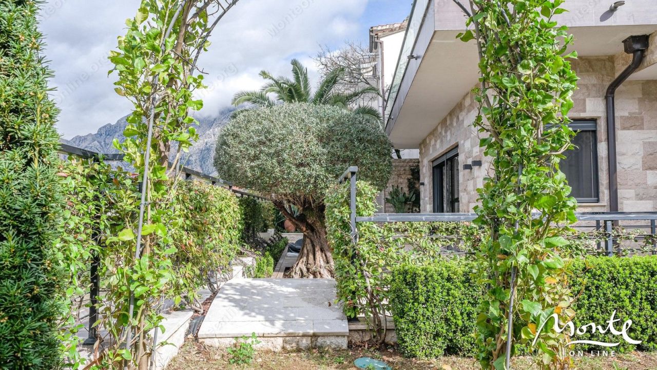 Villa in Dobrota, Montenegro, 210 m² - picture 7