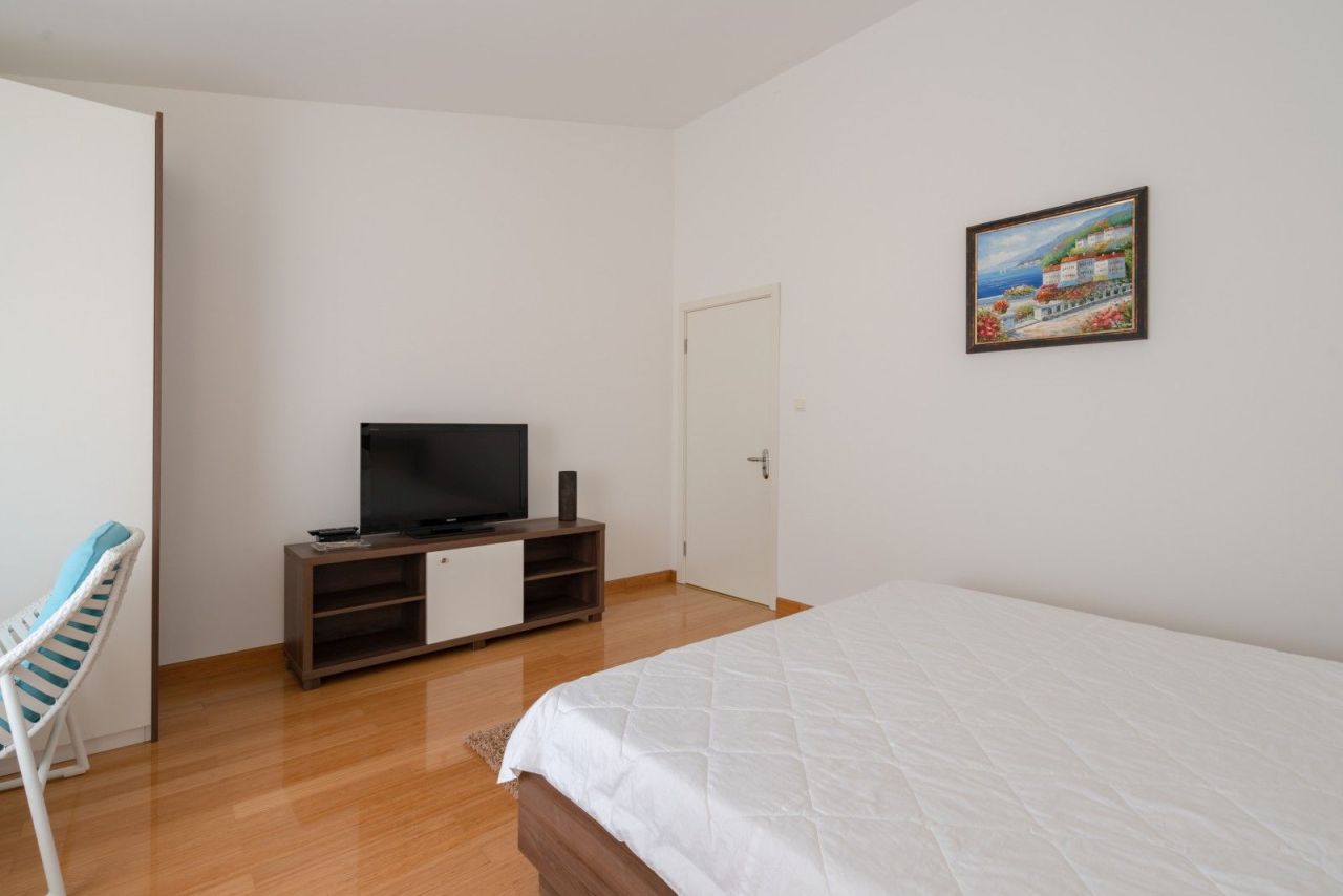 Apartment in Budva, Montenegro, 222 m² - picture 7