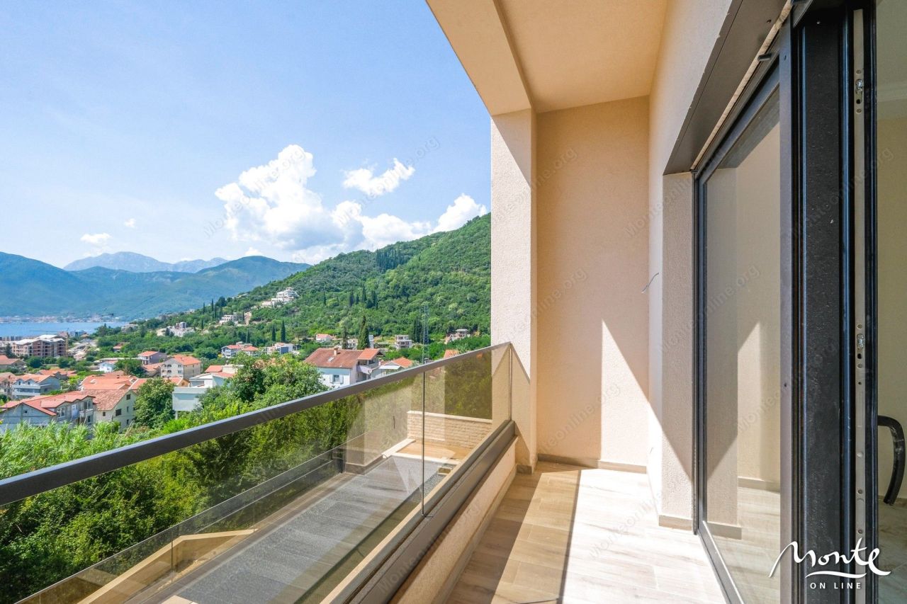Villa en Tivat, Montenegro, 403 m² - imagen 8