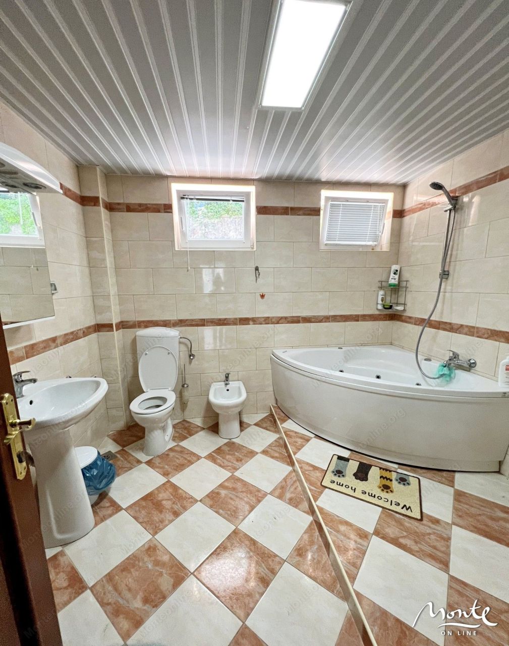 Apartment in Stoliv, Montenegro, 132 m² - picture 8