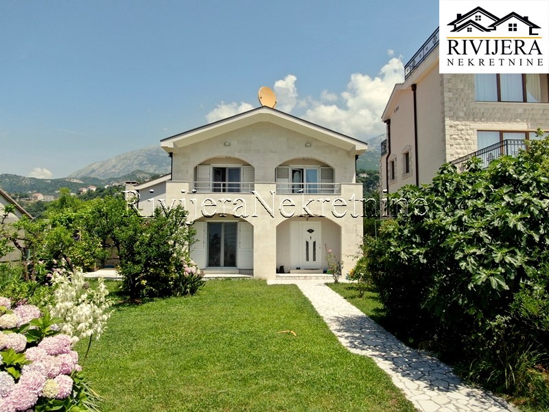 Villa in Herceg-Novi, Montenegro, 204 m² - picture 1