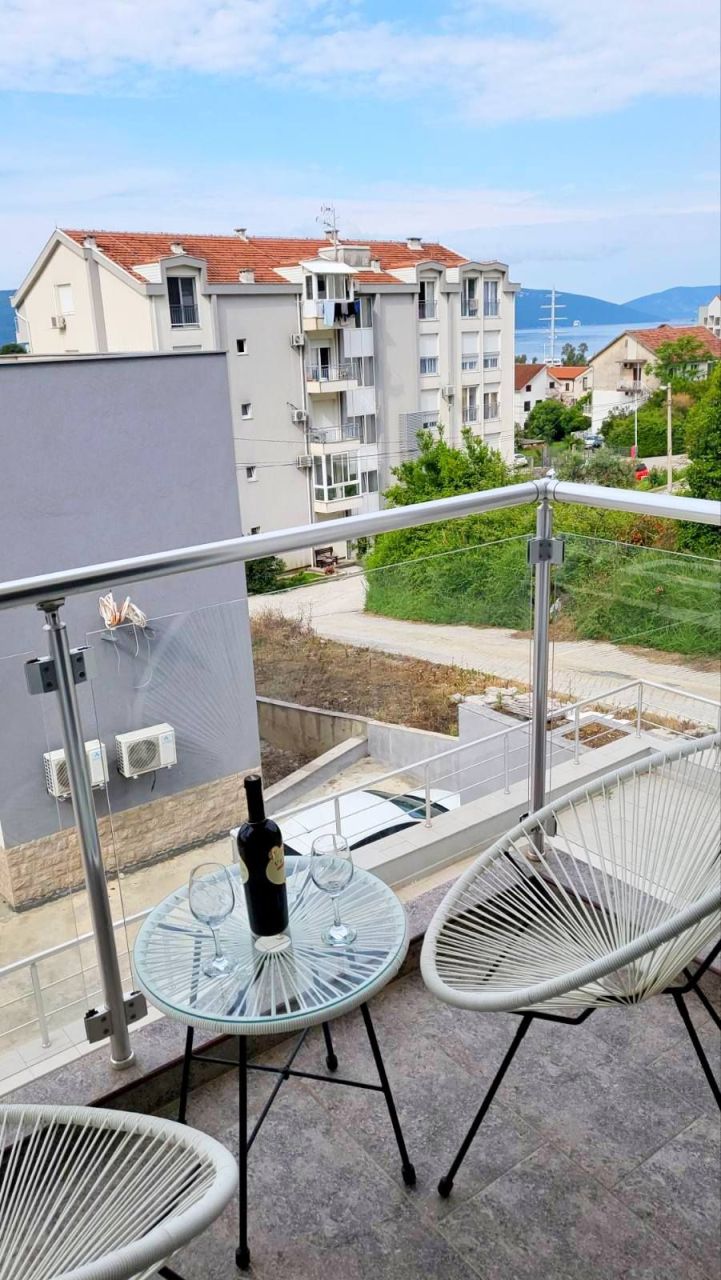 Apartment in Tivat, Montenegro, 63 m² - picture 9