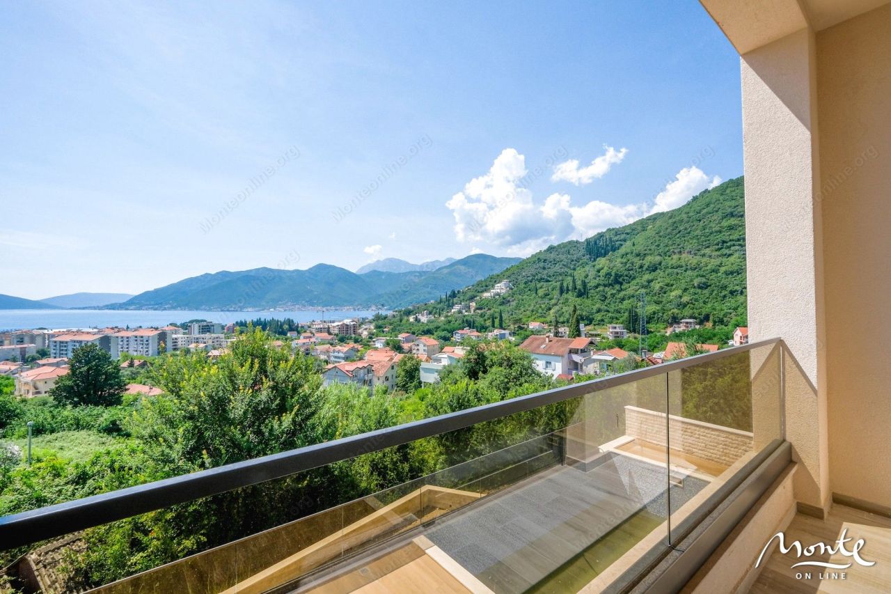 Villa en Tivat, Montenegro, 403 m² - imagen 9