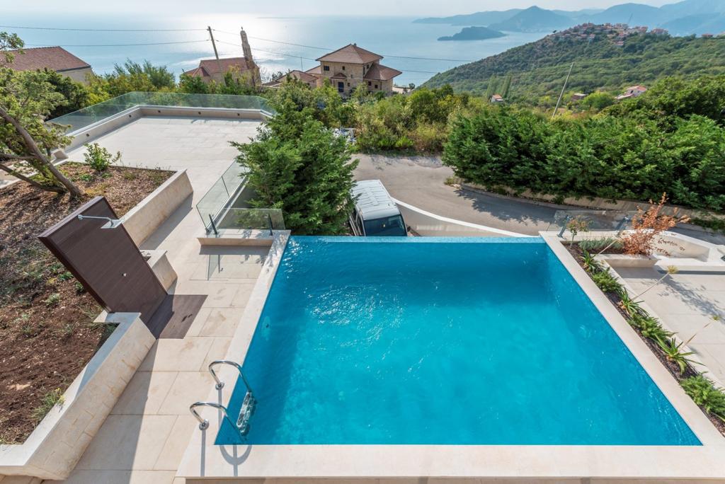 Villa in Sveti Stefan, Montenegro, 304 m² - picture 10