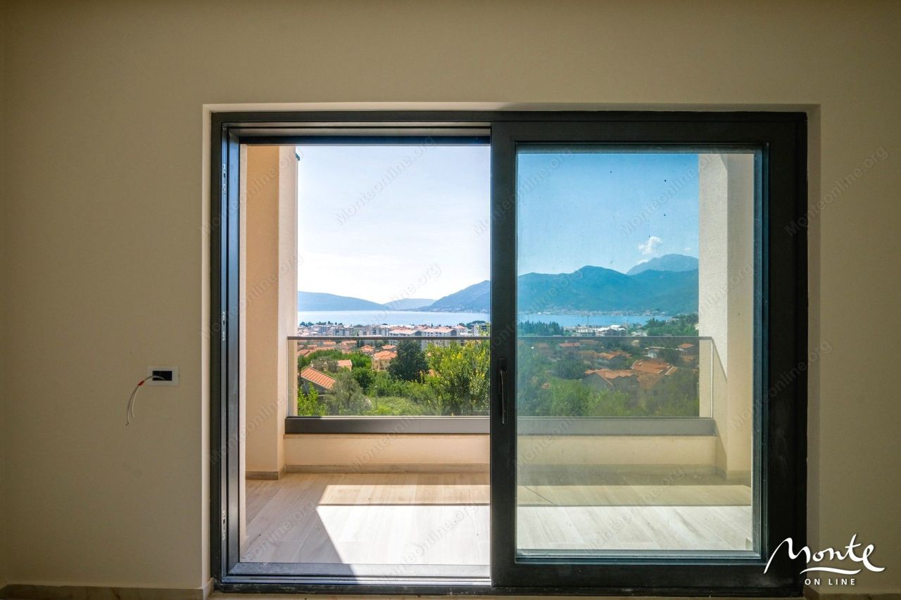 Villa en Tivat, Montenegro, 403 m² - imagen 11