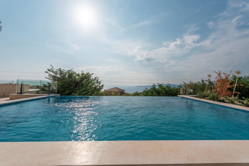 Villa in Sveti Stefan, Montenegro, 304 m² - picture 11