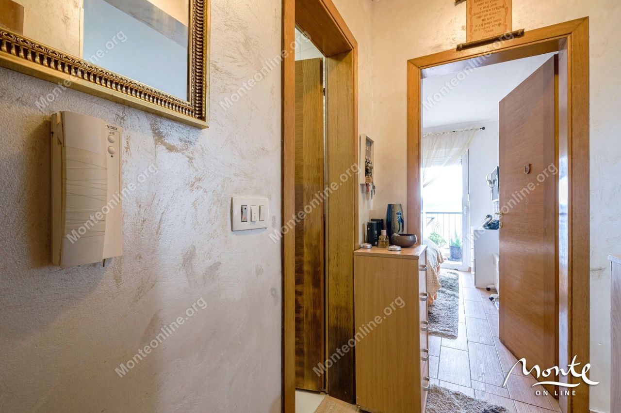 Apartment in Bijela, Montenegro, 38 m² - picture 11