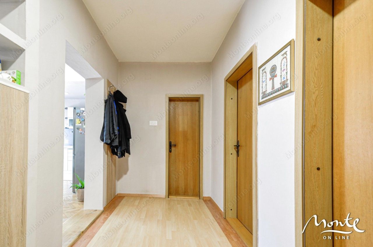 Villa a Tivat, Montenegro, 525 m² - foto 11