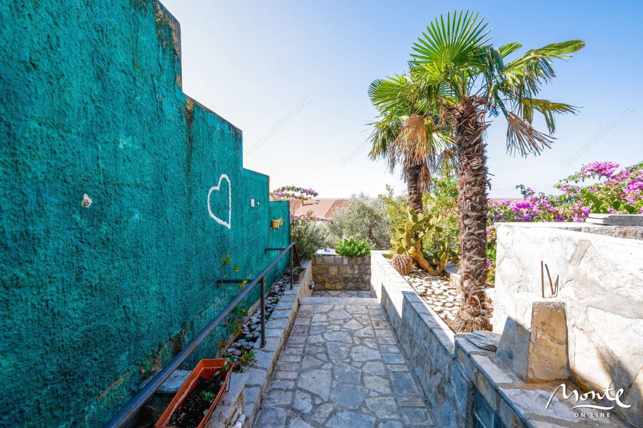 Villa in Sveti Stefan, Montenegro, 375 m² - picture 12