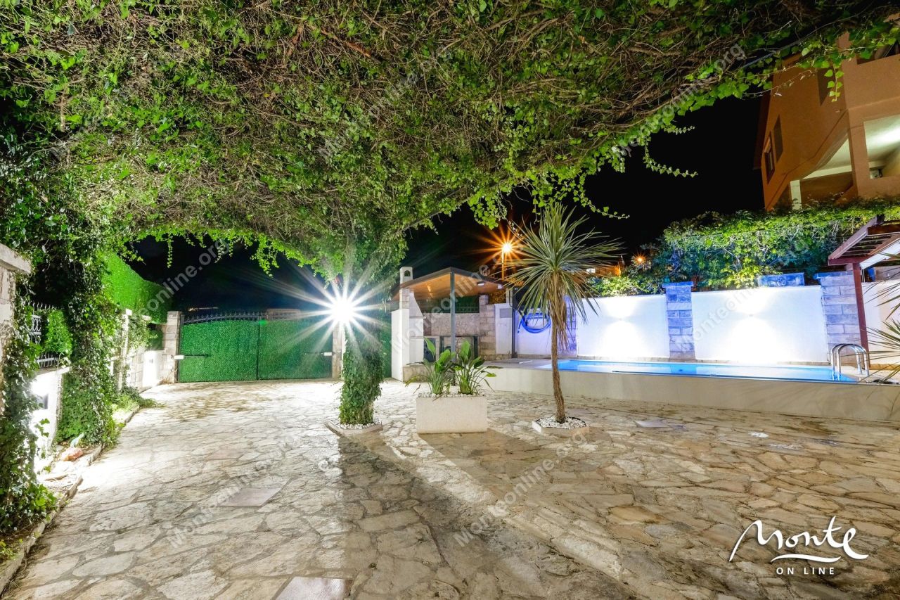 Villa in Tivat, Montenegro, 198 m² - picture 12