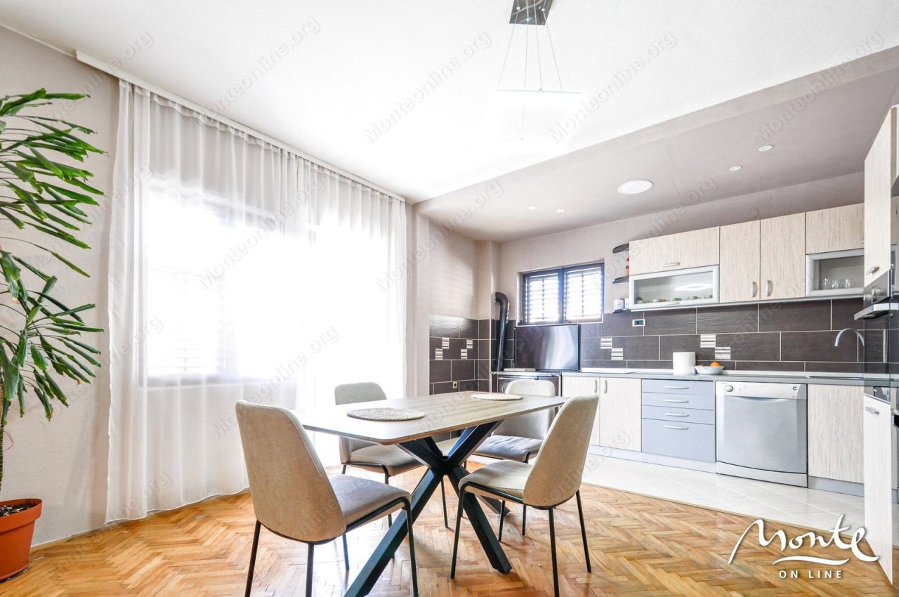 Villa a Tivat, Montenegro, 525 m² - foto 13