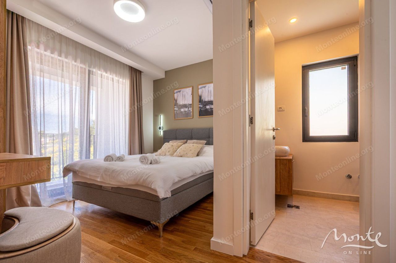 Villa en Tivat, Montenegro, 250 m² - imagen 13