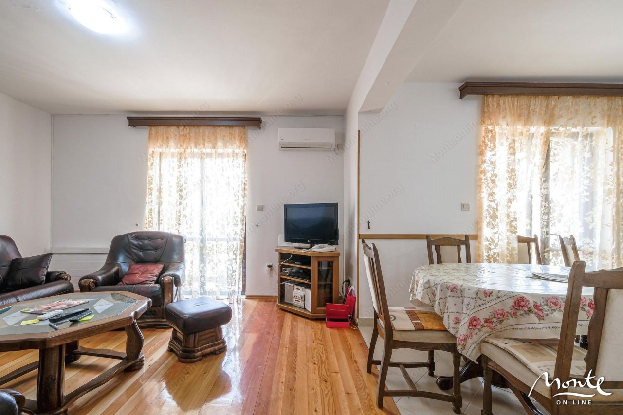 Villa in Bijela, Montenegro, 200 m² - picture 13