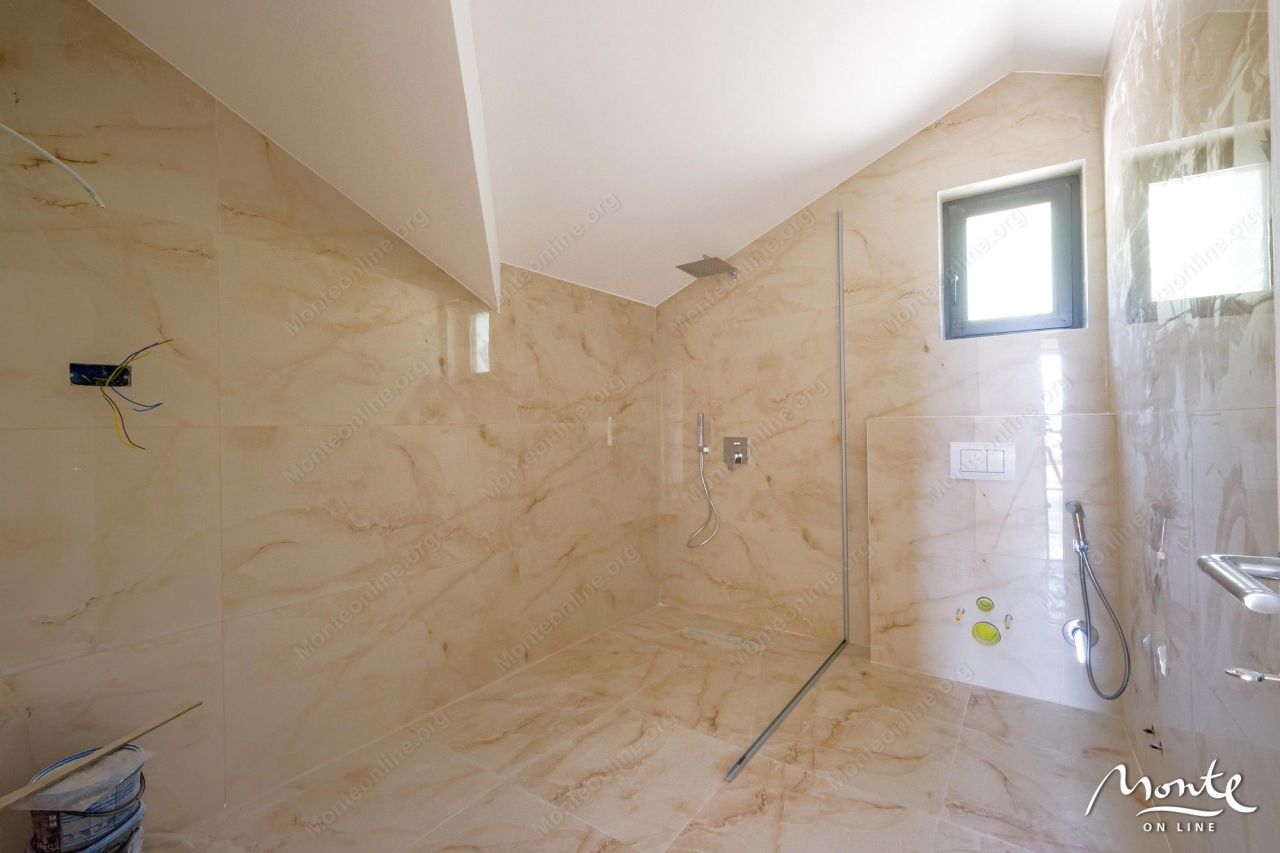 Villa en Tivat, Montenegro, 403 m² - imagen 13