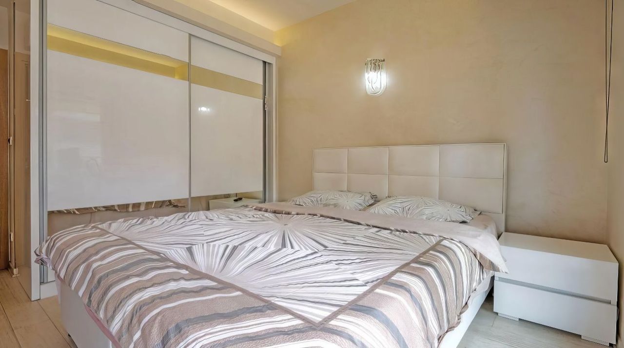 Apartment in Budva, Montenegro, 80 m² - picture 14