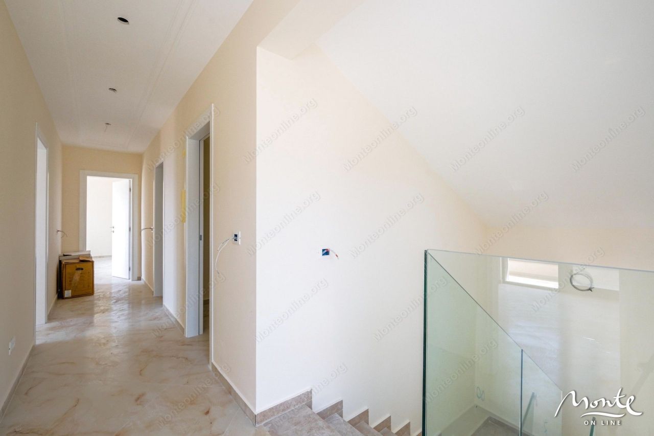 Villa en Tivat, Montenegro, 403 m² - imagen 15