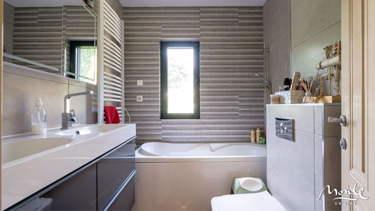 Villa à Lastva, Monténégro, 174 m² - image 15