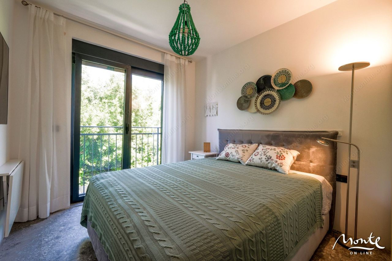 Apartment in Tivat, Montenegro, 77 m² - picture 16