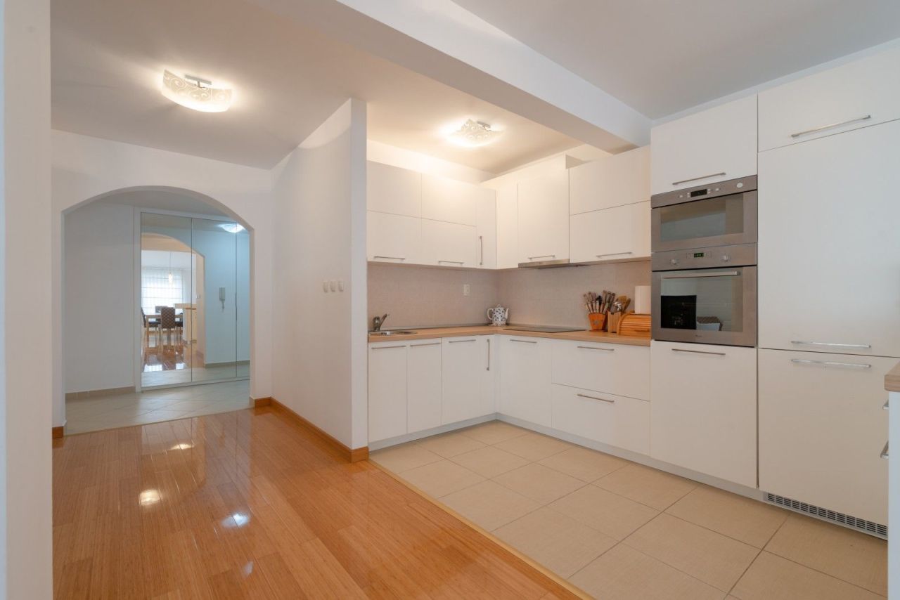 Apartment in Budva, Montenegro, 222 m² - picture 17