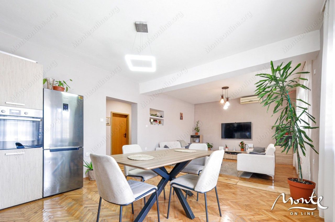 Villa a Tivat, Montenegro, 525 m² - foto 17